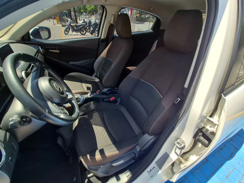 Mazda 2 1.5 Touring At 4x2