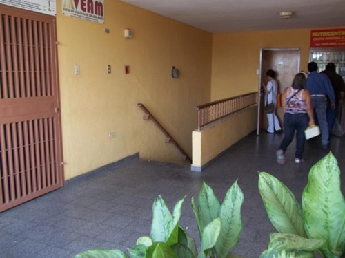 Imagen 5 de 14 de Vendo Práctico Edificio Comercial , Centro De Maracay.