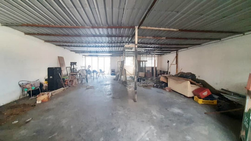 Las Acacias, Los Rosales, Casa En Venta De 280m2