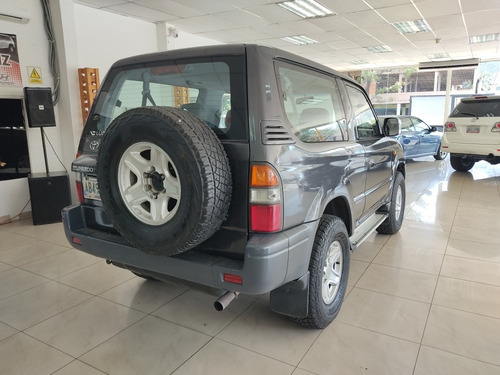 Imagen 2 de 15 de Toyota Meru 4x4