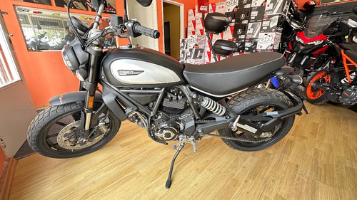 Ducati Scrambler Icon Dark Italiana