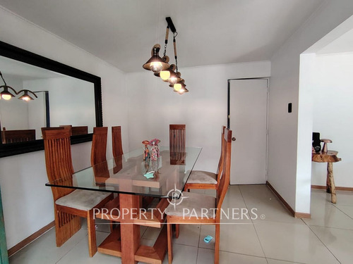 Arriendo Remodelada Casa, Sector Arboleda Peñalolé...