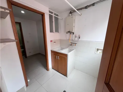 136m2 Apartamento En Laureles
