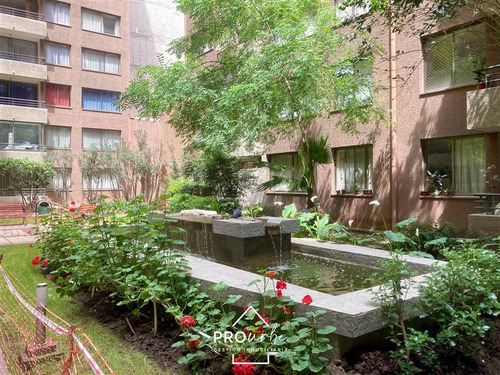 Departamento En Venta De 1 Dormitorio, Metro U. De Chile