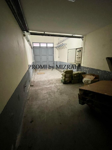 Imagen 4 de 28 de Edificio Comercial - Abasto