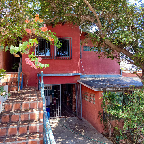Casa Quinta Con Anexo Tipo Rústico Colonial En Playa Grande