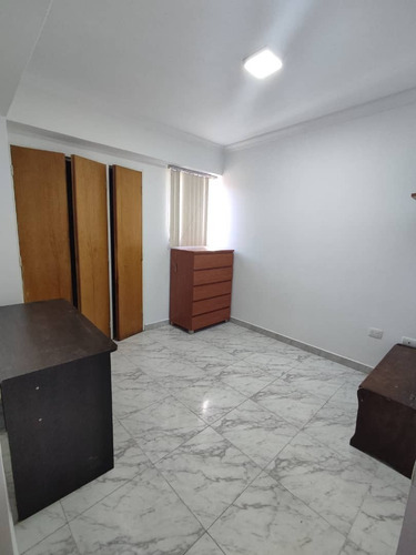 Tanny Padron Vende Apartamento En Res. Titanium, La Trigaleña. Valencia Pla-1673