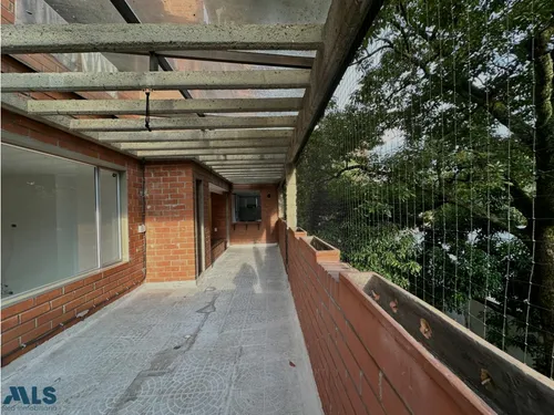 Apartamento En Lalinde Con Generosa Terraza(mls#256169)