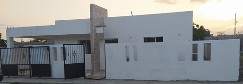 Imagen 2 de 22 de Casa A Bajo Costo, Bani, Peravia