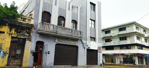 Edificio De 3 Pisos En Venta, Ebicado En El Centro Histórico De Veracruz, Cuenta Con Locales Y Oficinas
