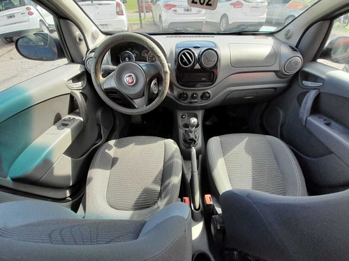 Imagen 11 de 13 de Fiat Palio 1.4 5 P Attract 2014