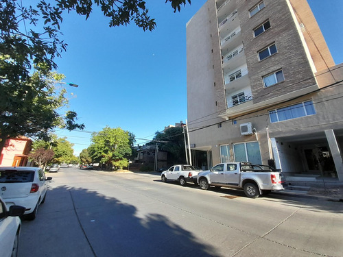 Departamento En Zona Centro De Neuquén - Edificio Ailin