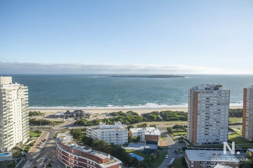 Oportunidad En Playa Mansa, Finamente Decorado. Sunrise Tower