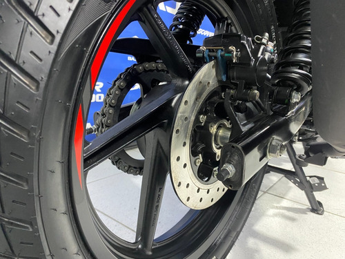 Imagen 9 de 22 de Bajaj Pulsar 180 Fi 2023