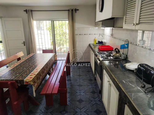Casa En Alquiler Temporal, En Bella Vista, A Metros Del Mar. Con Piscina Climatizada.