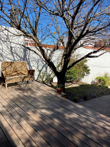 Casa En Venta De Tres Dormitorios Dos Baños Cochera Y Fondo