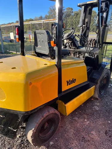 Autoelevador Cat Dp30nm 3000kg Diesel Torre Triple C/desp