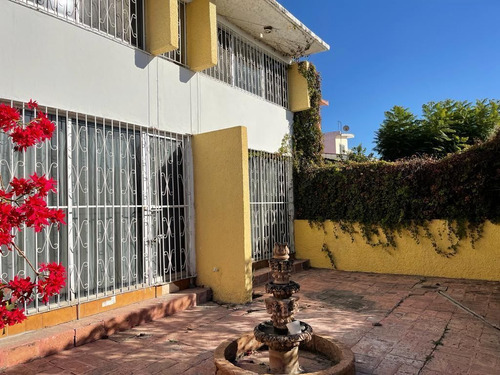 En Venta Casa En Vista Hermosa, Sobre Calle, 4 Recamaras, 3.