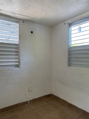 Habitación Sin Amueblar En Alquiler En La Zona Colonial, Santo Domingo