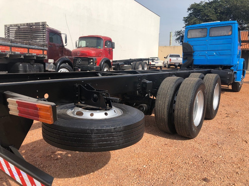 Imagem 11 de 12 de Mercedes Bens 1620 2003 Azul