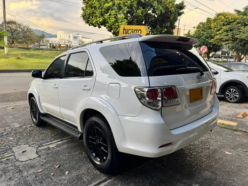 Toyota Fortuner 2.7 Sr5