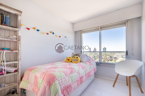 Hermoso Penthouse Lincoln Center- Ref: 639