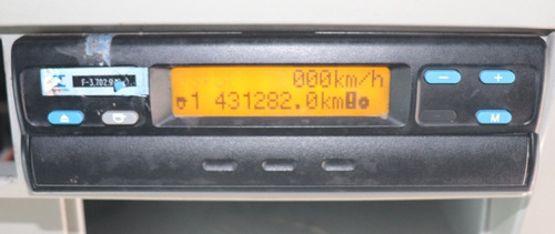 Imagem 12 de 12 de Iveco Cursor 330 4x2 Ano 2010 Com 430 Mil Km