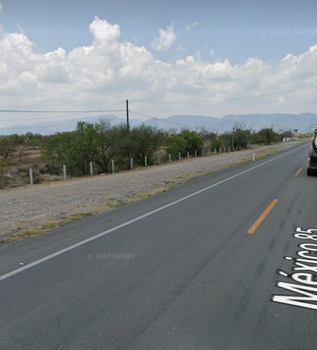 Venta De Terreno Sobre Carretera A Laredo
