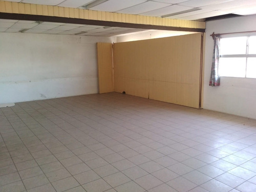Sitio Ofrece En Venta Ex Colegio En Maldonado