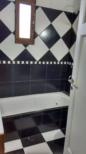 Imagen 7 de 13 de Propiedad De Dos Pisos - Barrio El Cortijo