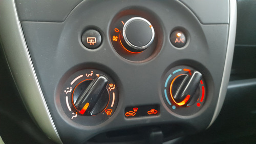 Nissan Versa 1.6 V-DRIVE PLUS AUTO