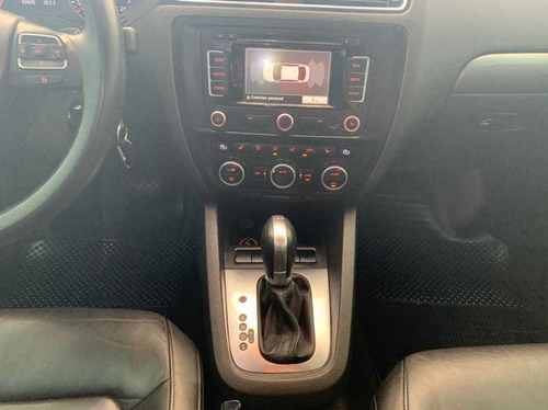 Volkswagen Jetta 2.0t