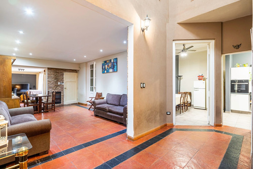 Casa En Venta Sobre Lote Propio En Saavedra