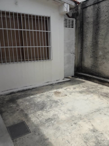 Imagen 2 de 14 de Casa En La Casona I: 04243178724