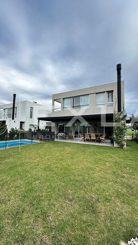 Casa  En Alquiler En Castaños, Nordelta, Tigre