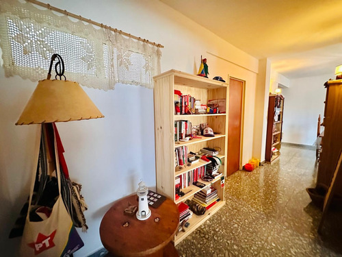 Departamento En Avenida Juan Bautista Alberdi 200