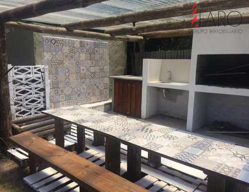 Hermosa Casa En Punta Piedras, Con Vista Al Mar.ref: 5581