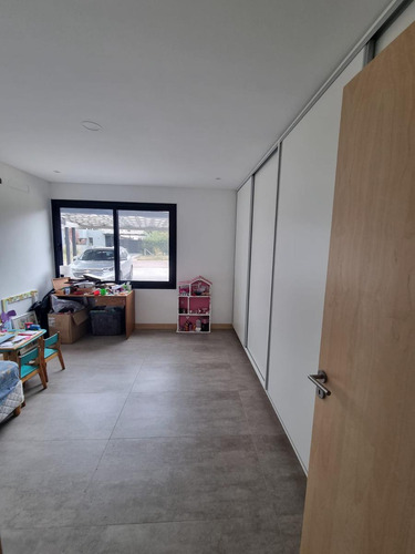 Hauser Vende Casa De Categoria En Barrio Liceo 1