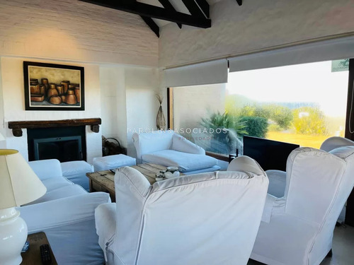 Preciosa Casa En Montoya A Metros Del Mar. Muy Buenas Comodidades Con Excelente Equipamiento