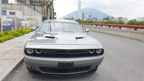 Imagen 7 de 10 de Dodge Challenger 2016 Black Line