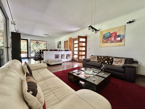Casa En Venta De 3dorm En Suite Chicureo Poniente Colina
