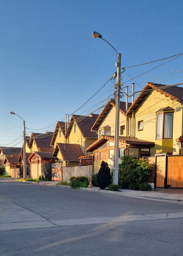 Vende Casa En Barrio Las Rosas De Machali