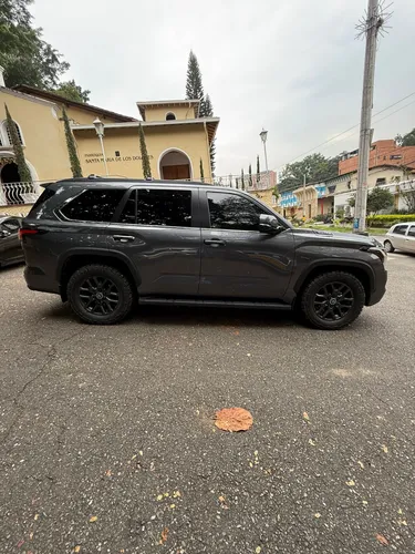 Toyota Sequoia 3.5 V6 Sr5 4X4