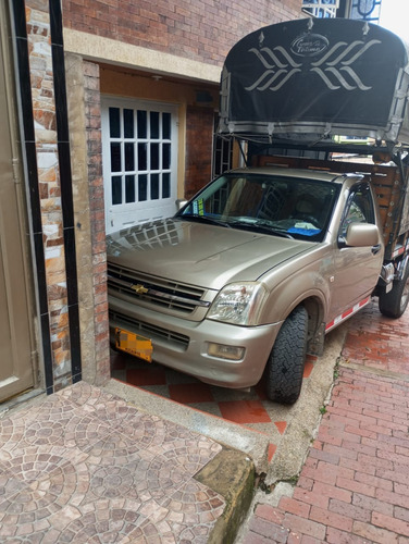 Dmax 2.5 Diesel 4x2 Estacas