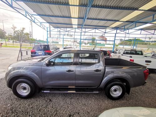 Imagen 7 de 15 de Nissan Np300 Frontier 2020 2.5 Xe Aa Paquete De Seguridad Mt