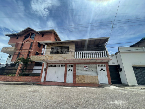 Casa En Venta En La Av. Ferrero Tamayo