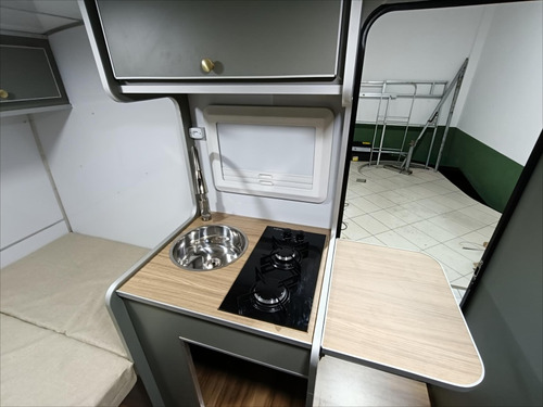 Trailer Home Para 4 Pessoas Modelo 320 C/ Cozinha E Banheiro