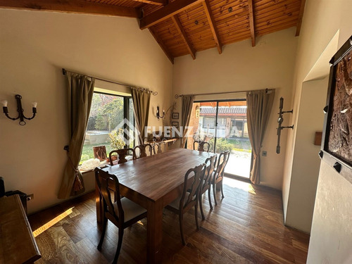 Casa En Arriendo De 7 Dorm. En Talagante