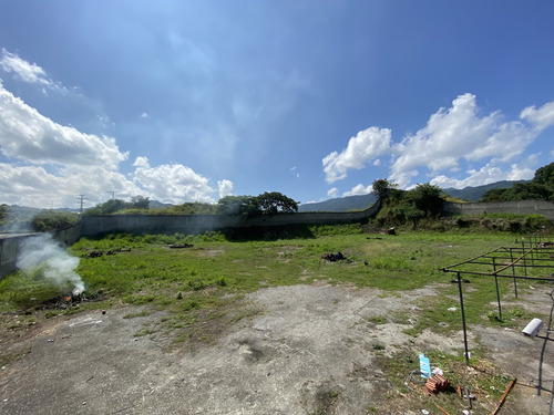 Se Vende O Alquila Terreno 6177m2. Guatire.