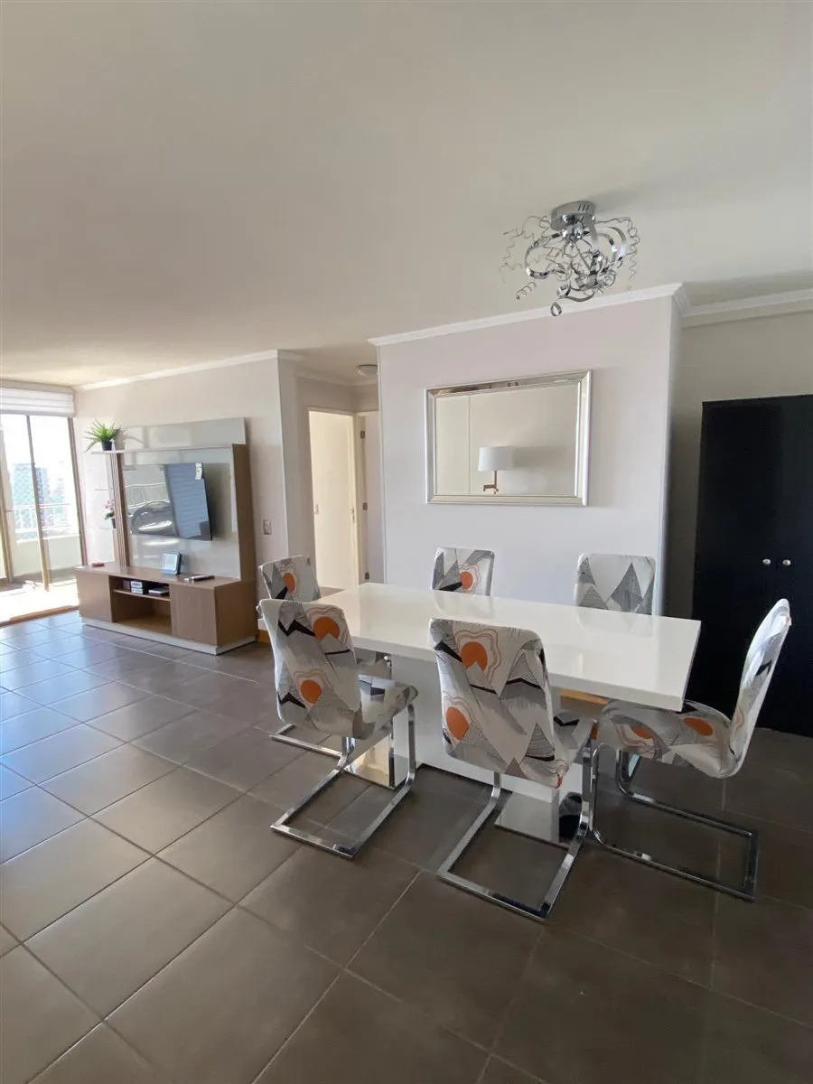 Imagen 5 de 20 de Departamento En Arriendo De 3 Dormitorios Amoblado